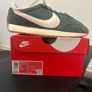 Nike Women’s Dark Green and Cream Sneakers